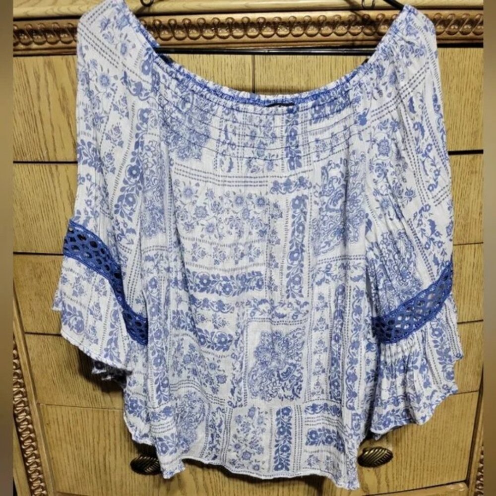 5 CLOTHING ITEMS - XL SHIRTS + XL DRESS  + SHORTS SIZE 18 - ALL INCLUDED